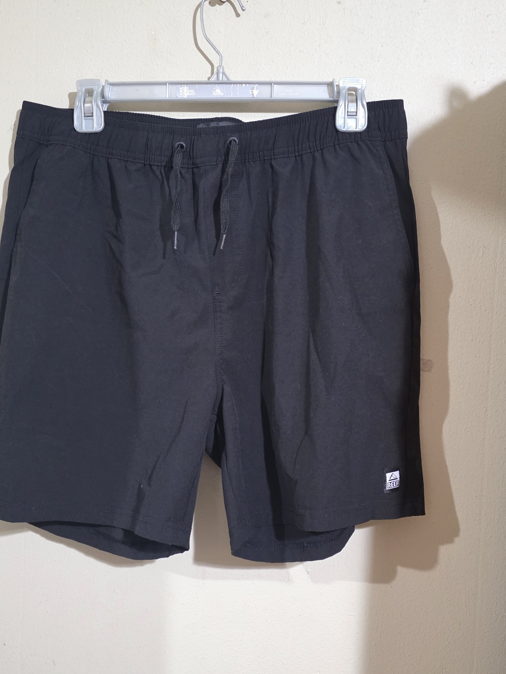Reef Black Men's Athletic Drawstring Shorts Used Size M